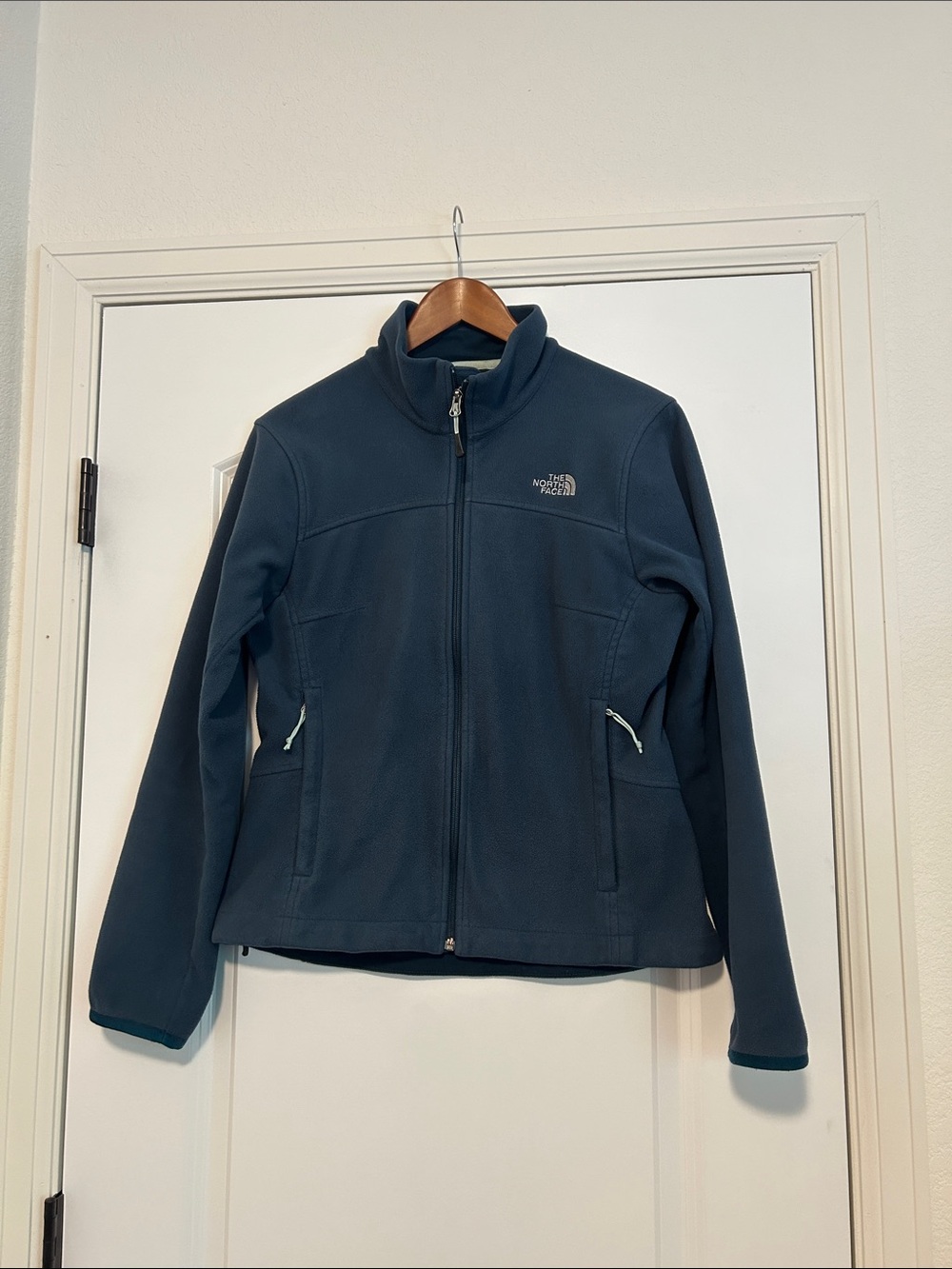 The North Face Women's Blue Full-Zip Fleece Jacket Size Medium